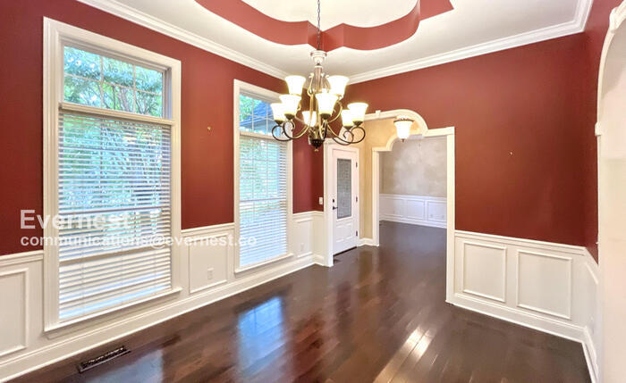 Building Photo - 607 Castle Dr