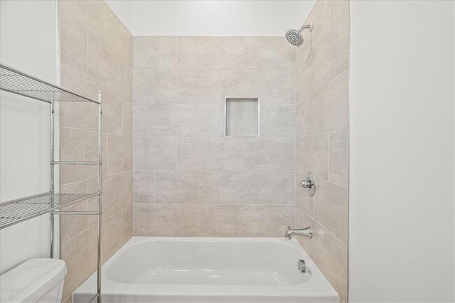 Building Photo - 5862 Westin Rd