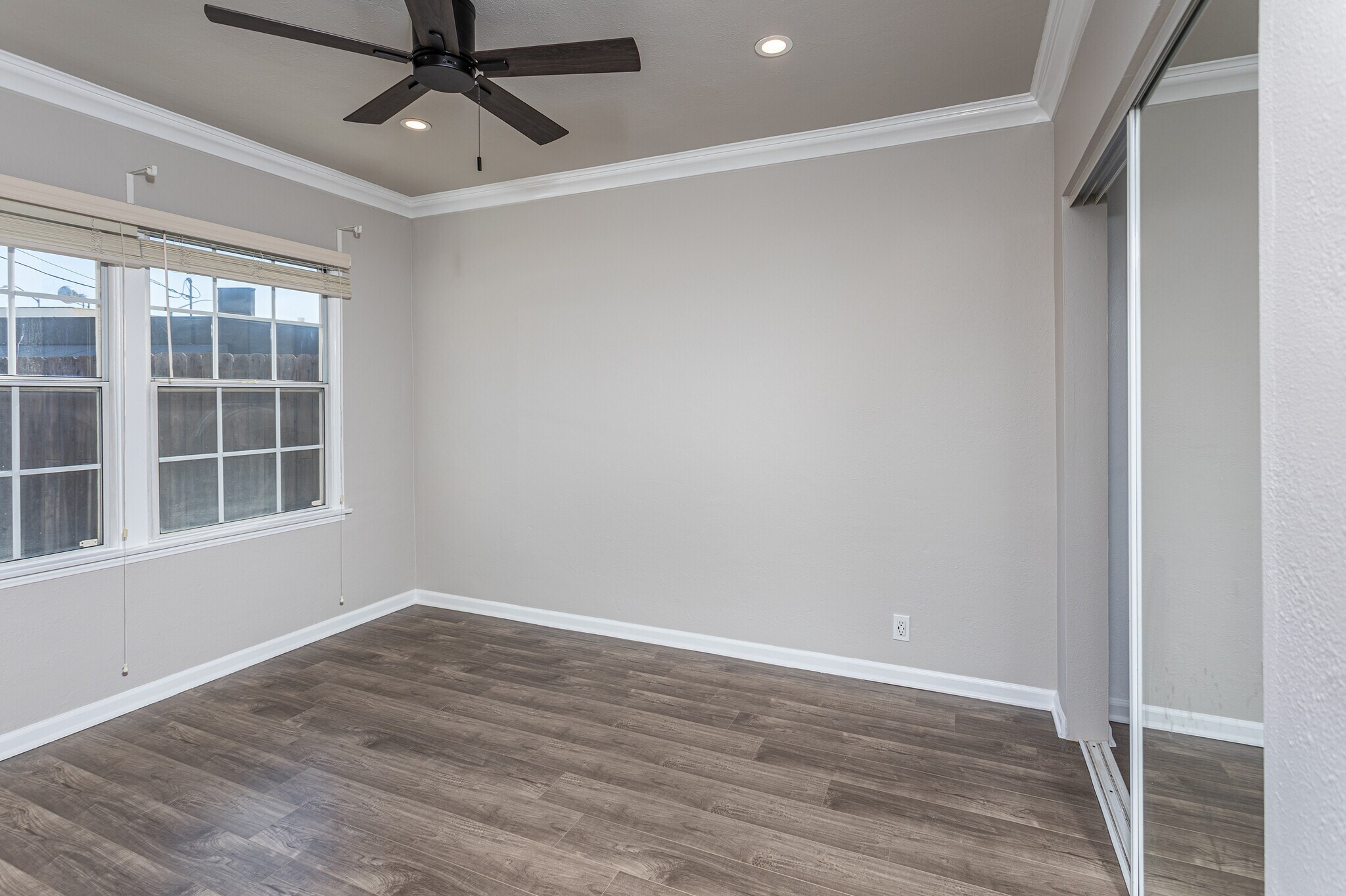 Building Photo - 1112 N Myers St