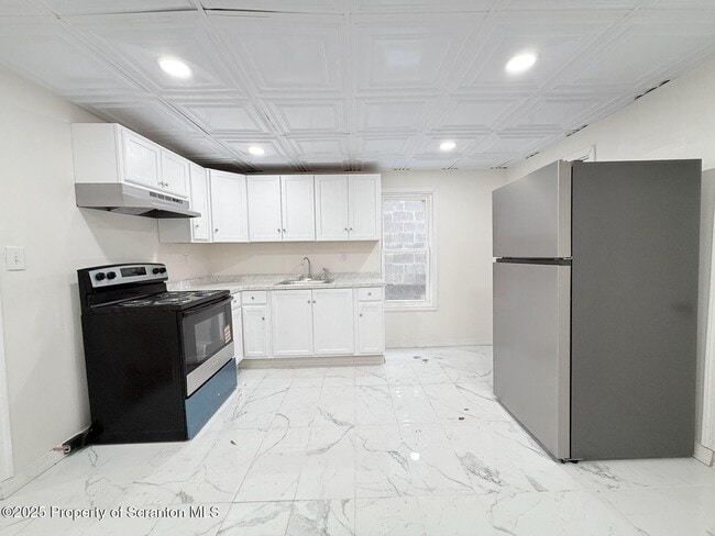 Building Photo - 210-212 Center Ave