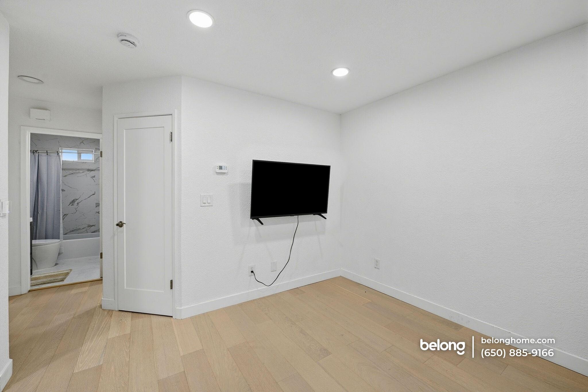 Building Photo - 1397 Vine St