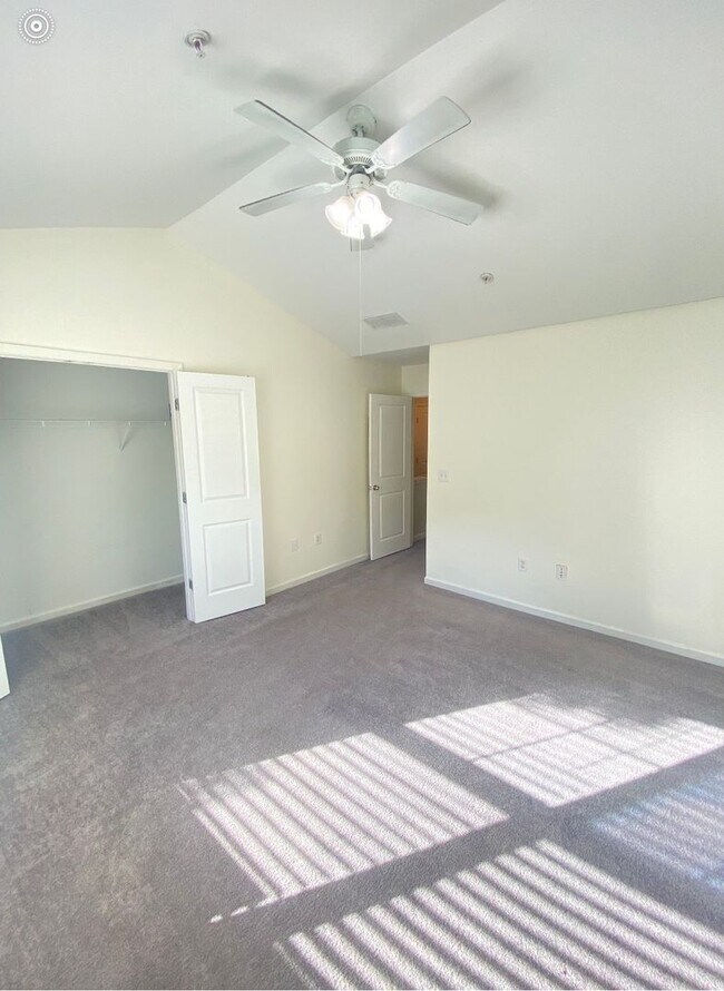 Building Photo - 1035 S Barnett Shoals Rd