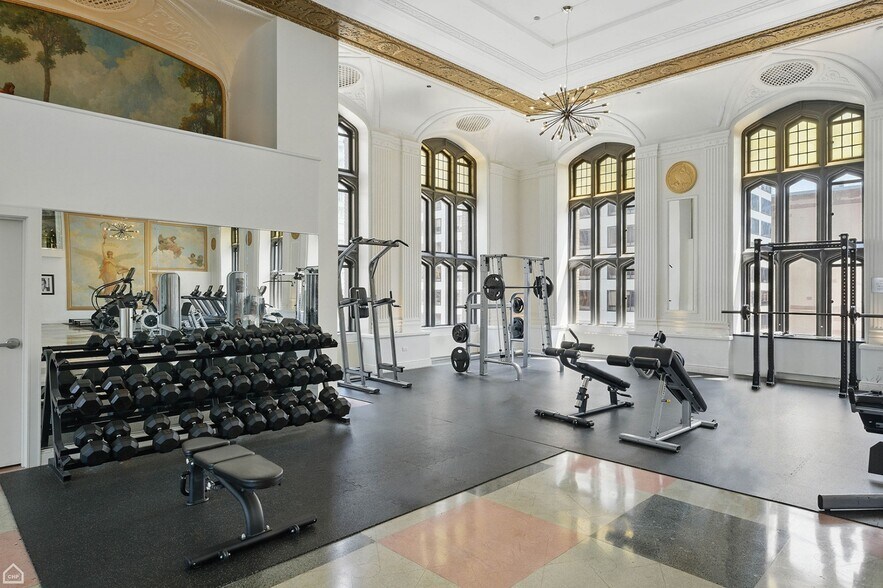 Building Photo - 123 N Wacker Dr