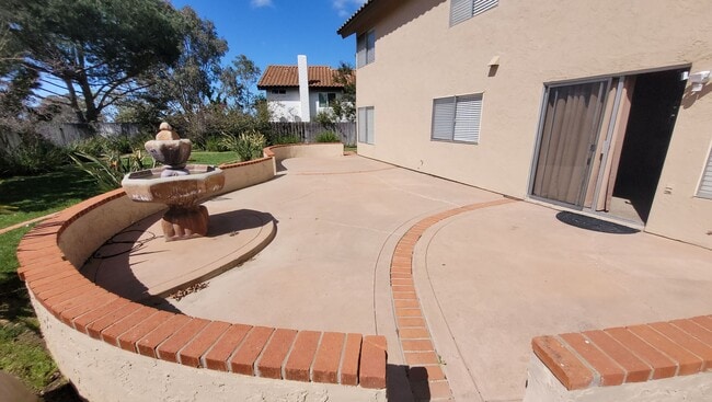 Building Photo - Spacious Home In A Great Location