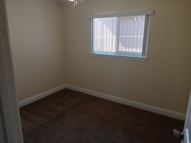 Building Photo - Welcome to SkyView Villa & Somerset Apartm...