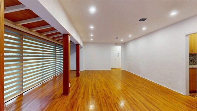 Building Photo - 2490 Trapp Ave