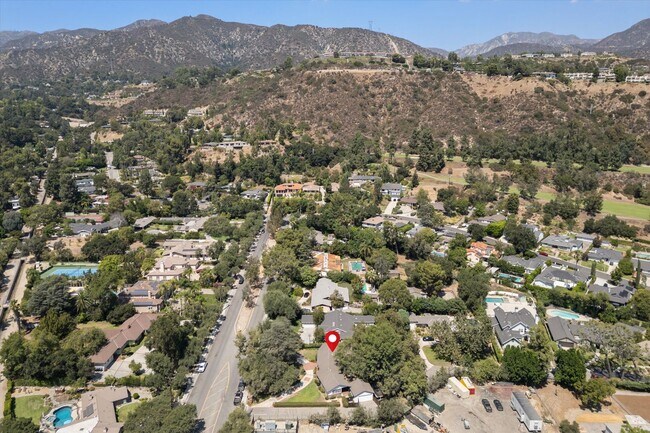 Building Photo - La Canada 4-Bedroom Home | Large Lot, Updated Kitchen, EV Charger