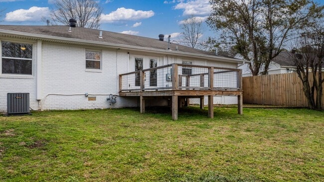 Building Photo - 2420 Durwood-