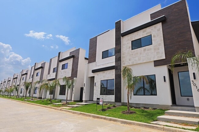 Building Photo - 8218 Casa Verde Rd