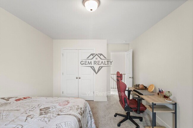 Building Photo - 102 Monroe St