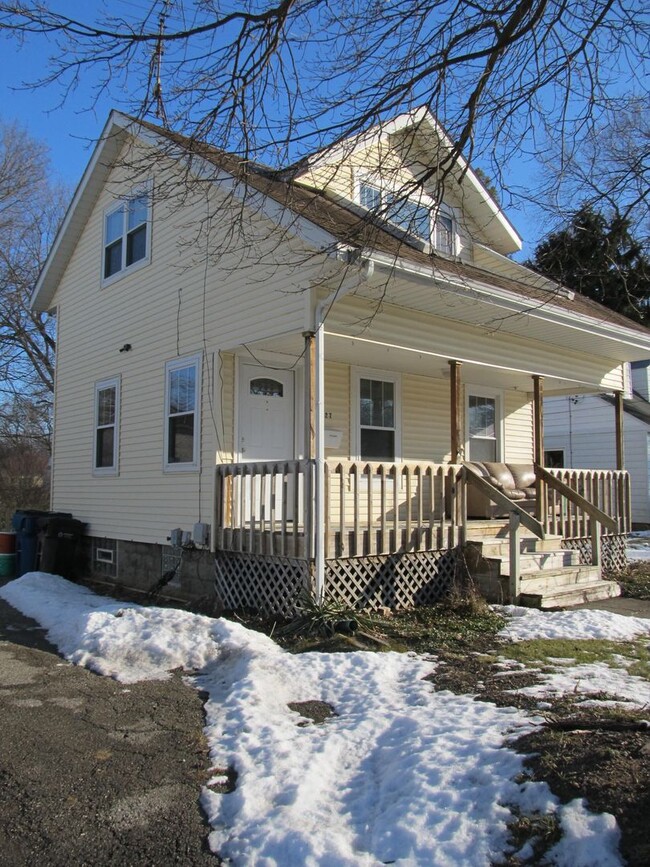 Primary Photo - Spacious 1 Bedroom House in Parchment