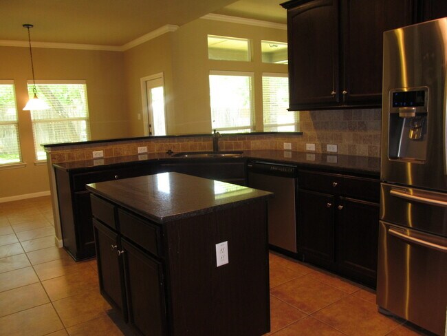 Building Photo - 2515 Twin Ridge Ct