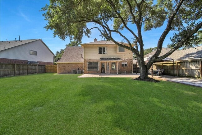Building Photo - 23111 Red River Dr