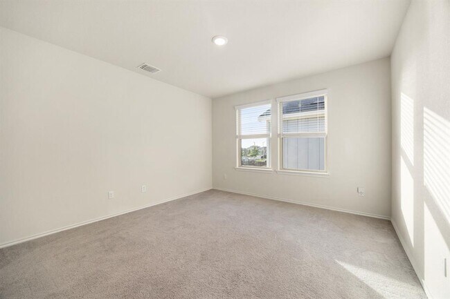 Building Photo - 329 Green Egret Wy