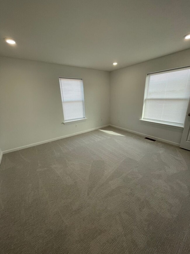 Building Photo - Townhomes Now Available in Strafford MO!