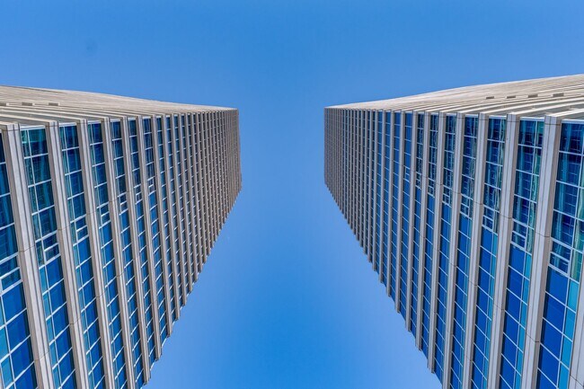 Building Photo - Panorama Tower 1-805