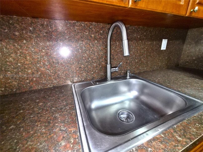 Building Photo - 8811 SW 132nd Pl