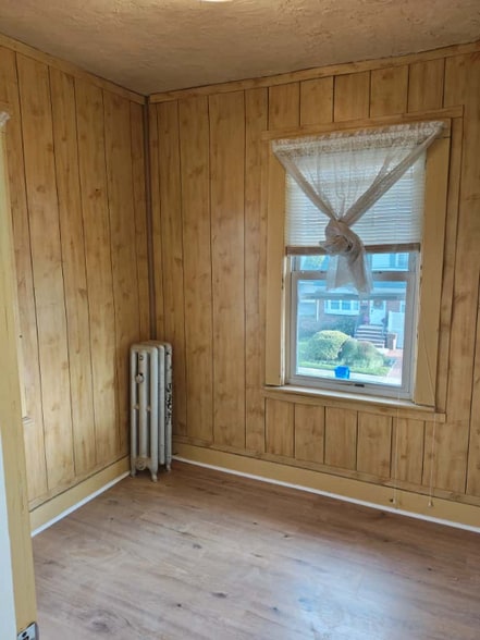 Building Photo - 411 Brook St