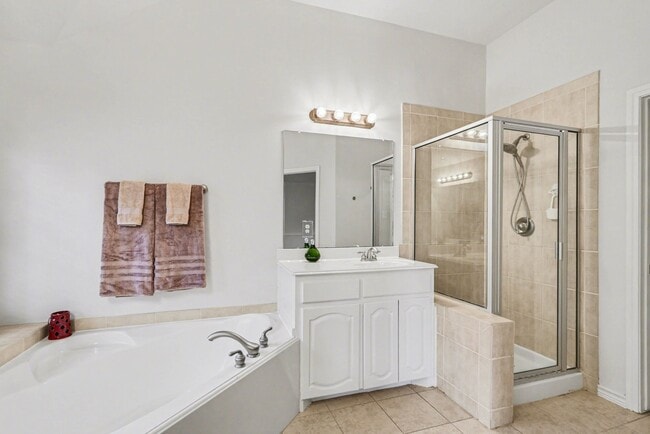 Building Photo - 16434 Red Crest Dr