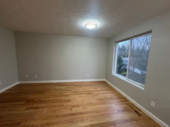 Building Photo - 9505 SW 47th Ave