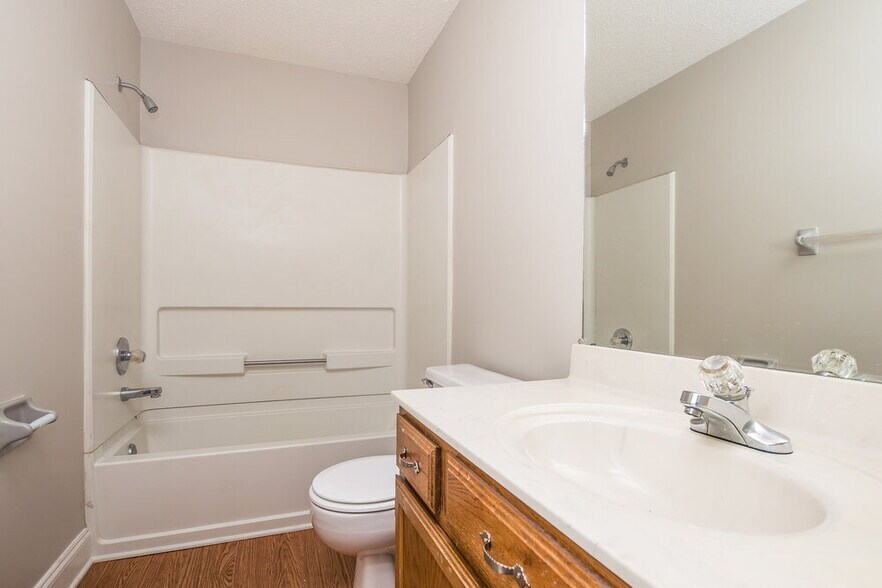 Building Photo - 390 Cherry Tree Ln