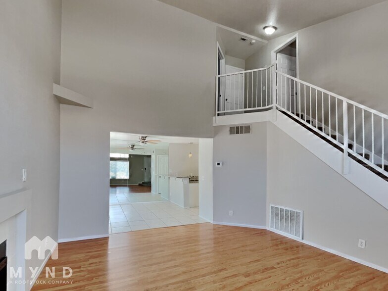 Building Photo - 2835 Floral Peak Dr