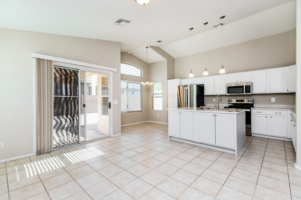 Building Photo - 8748 E Crescent Ave