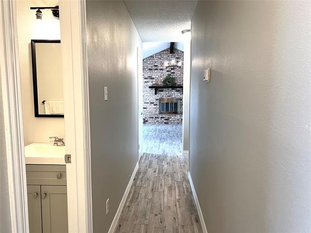 Building Photo - 202 S Sendero Dr