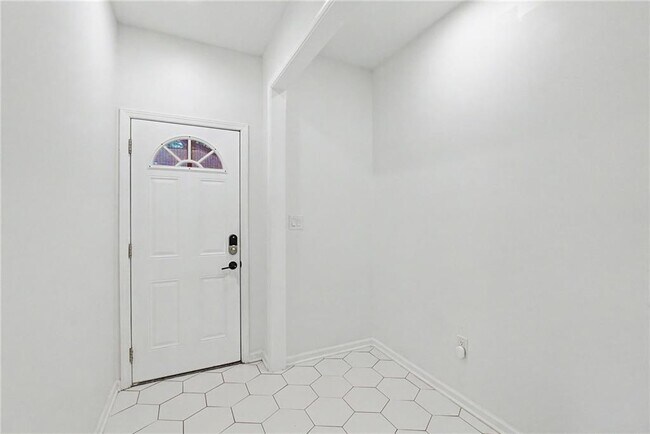 Building Photo - 827 Elbert St SW