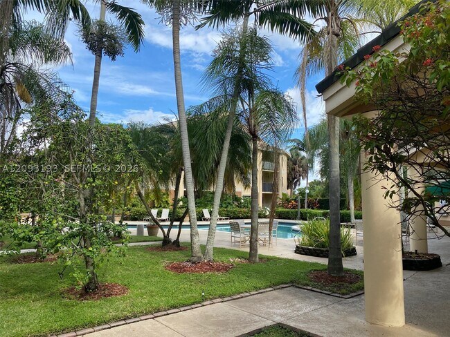 Building Photo - 9999 Summerbreeze Dr