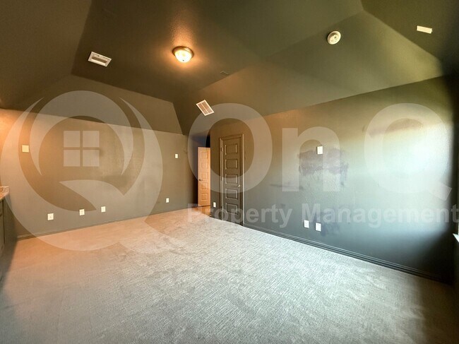 Building Photo - 14697 Valley Trl
