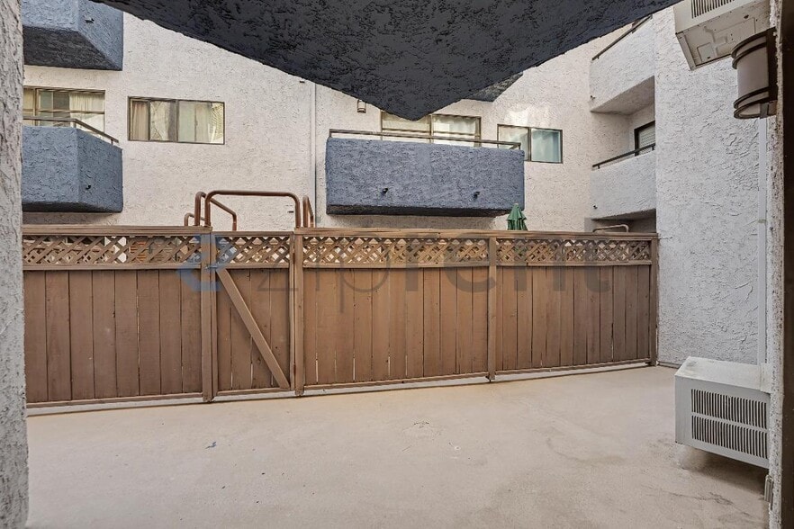 Building Photo - Unit 324