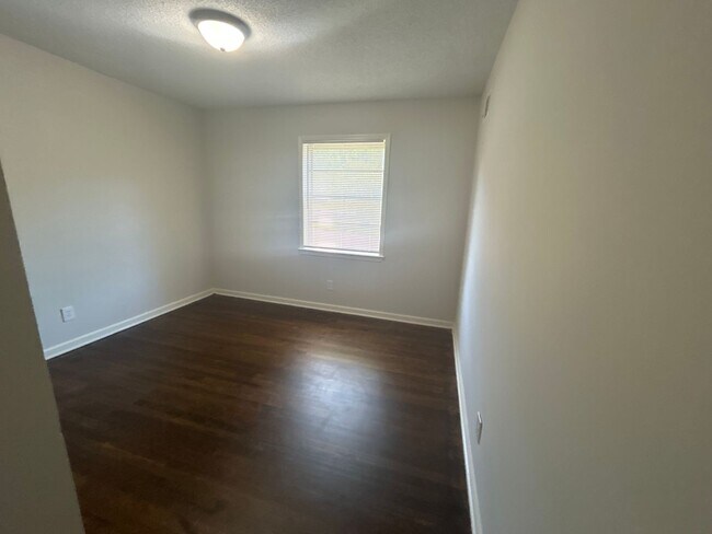 Building Photo - 3450 Glenshaw Dr