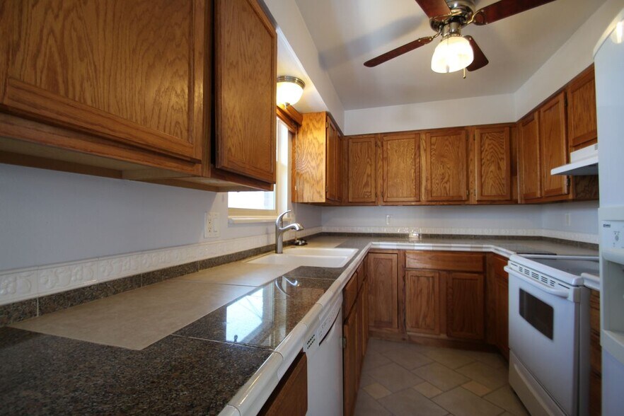 Building Photo - 12185 W 8th Ave