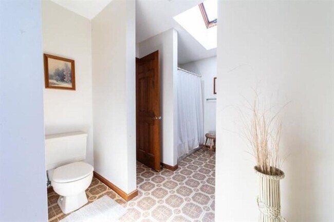 Building Photo - 15 Manor Estates Dr