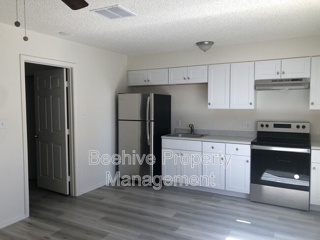 Building Photo - 1505 E Monroe St