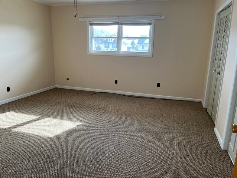 Building Photo - 535 S Wayne St