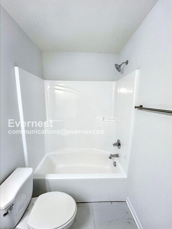 Building Photo - 347 Raines Ct