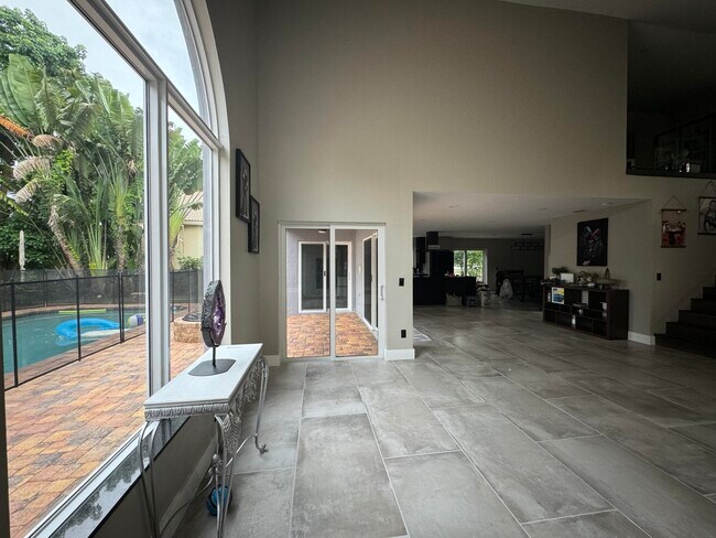 Building Photo - 10366 Buena Ventura Dr