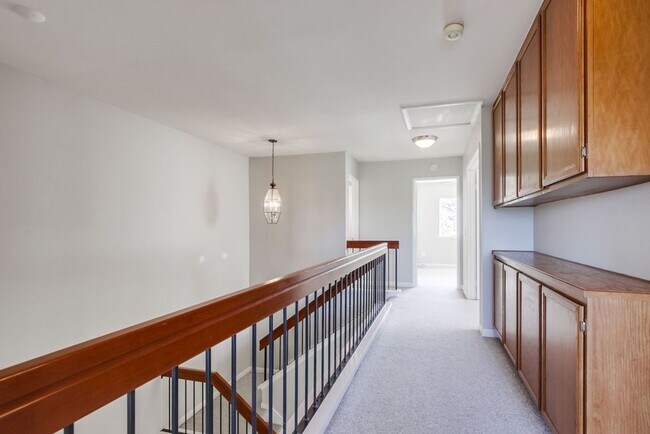 Building Photo - **Available Now*** Encinitas,  4 bedroom, 2.5 bathroom with 2 car garage***