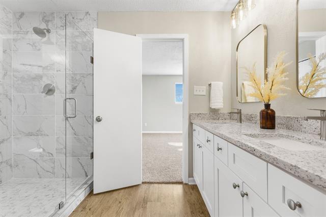 Building Photo - 714 Pleasant Valley Rd