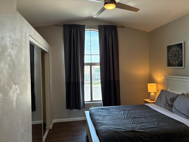 Building Photo - 13717 N 80th Ave