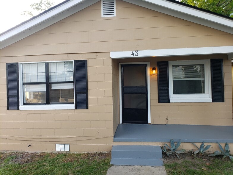 Front view #2 - 43 Lissner Ave