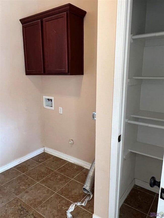 Building Photo - Charming 3 Bedroom 2 Bath home for Rent
