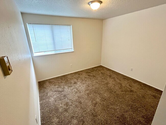 Building Photo - GREEJ03