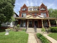 Building Photo - 911 E King St