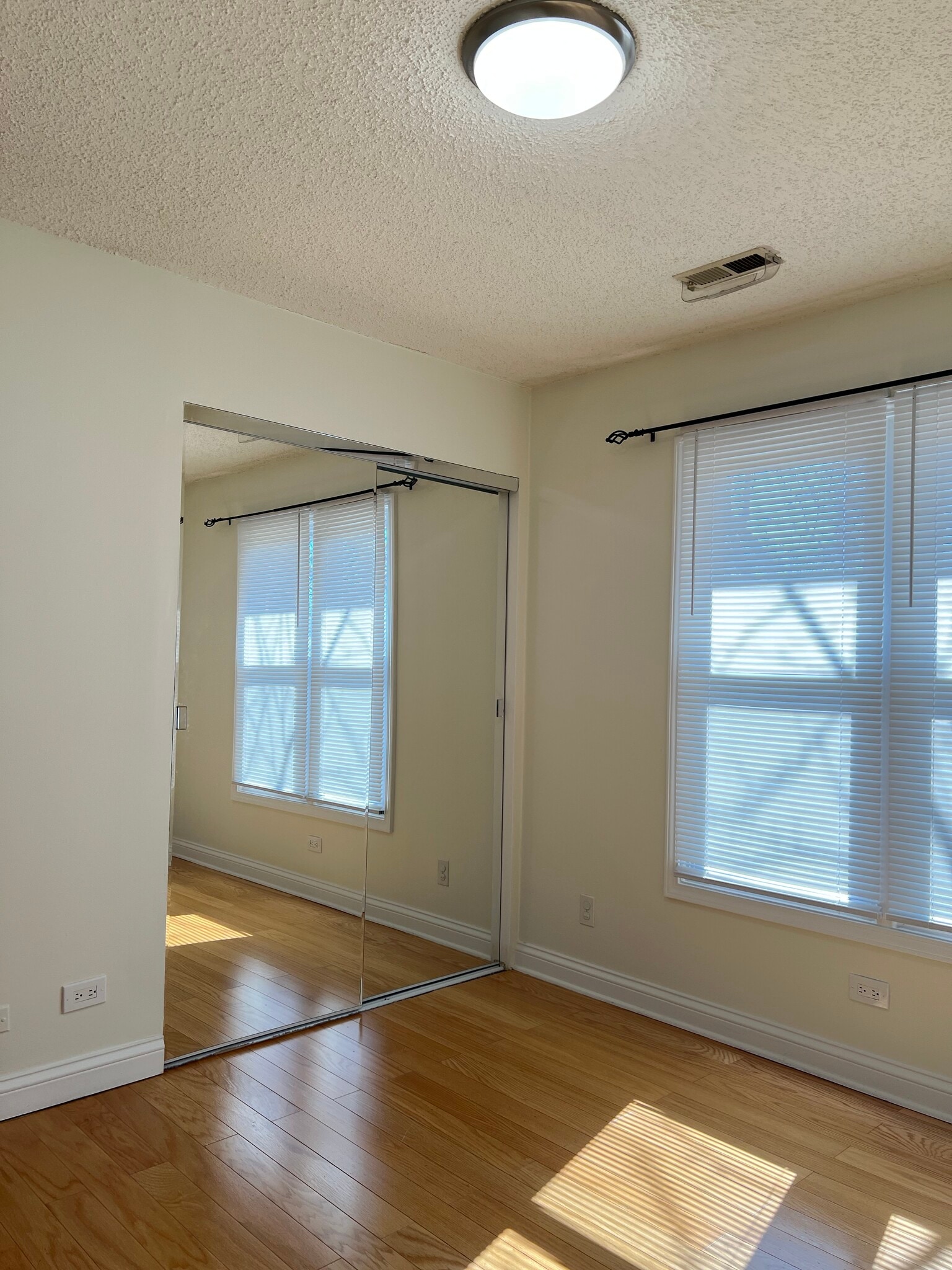 Building Photo - 247 Coventry Cir