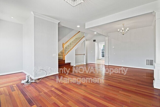 Building Photo - 22707 High Haven Terrace