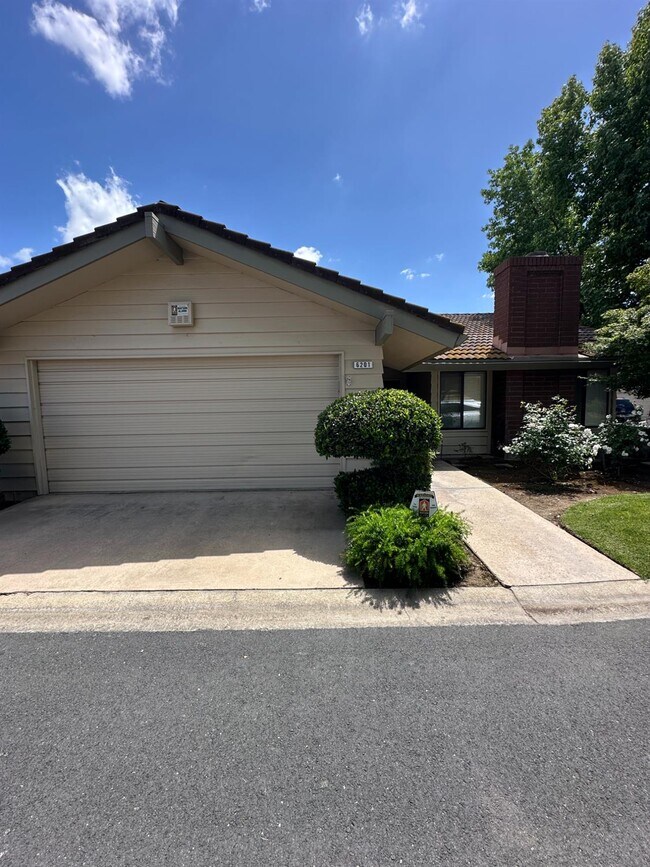 Building Photo - 6201 N West Ave