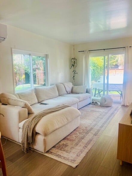 Building Photo - 1037 Pleasantview Ave